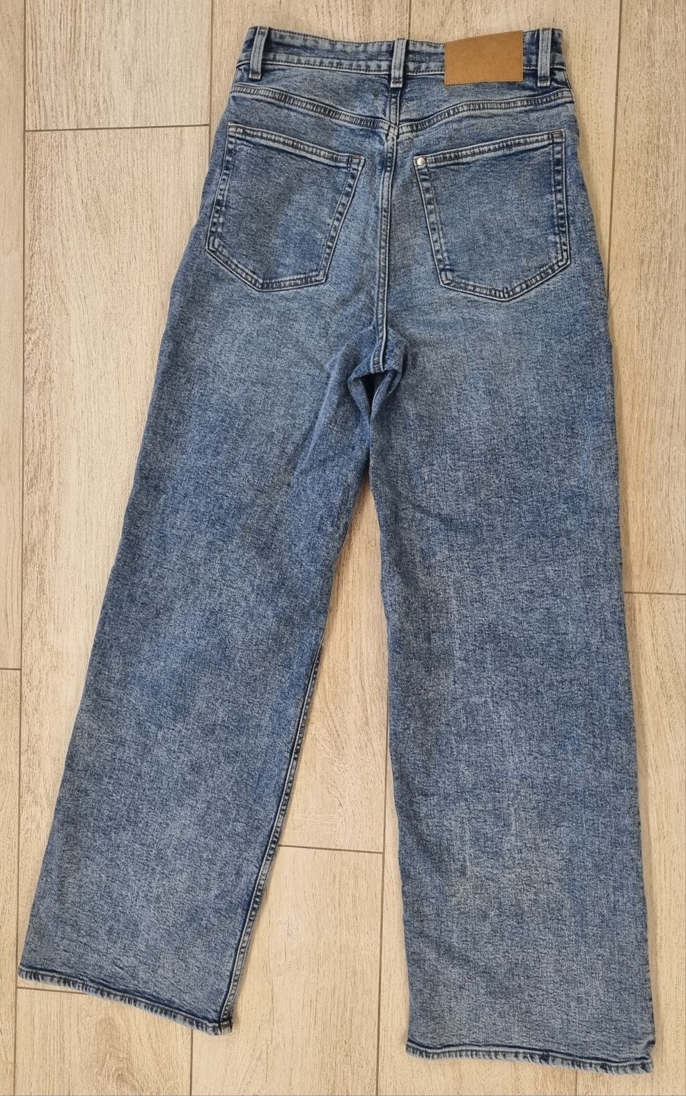 Jeansy z wysokim stanem / Wide High Jeans rozm. 36