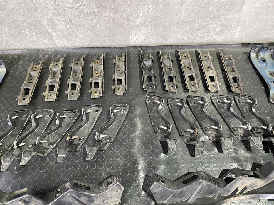 кріплення бампера пассат б6 крипления passat b6 направляюча кронштейн