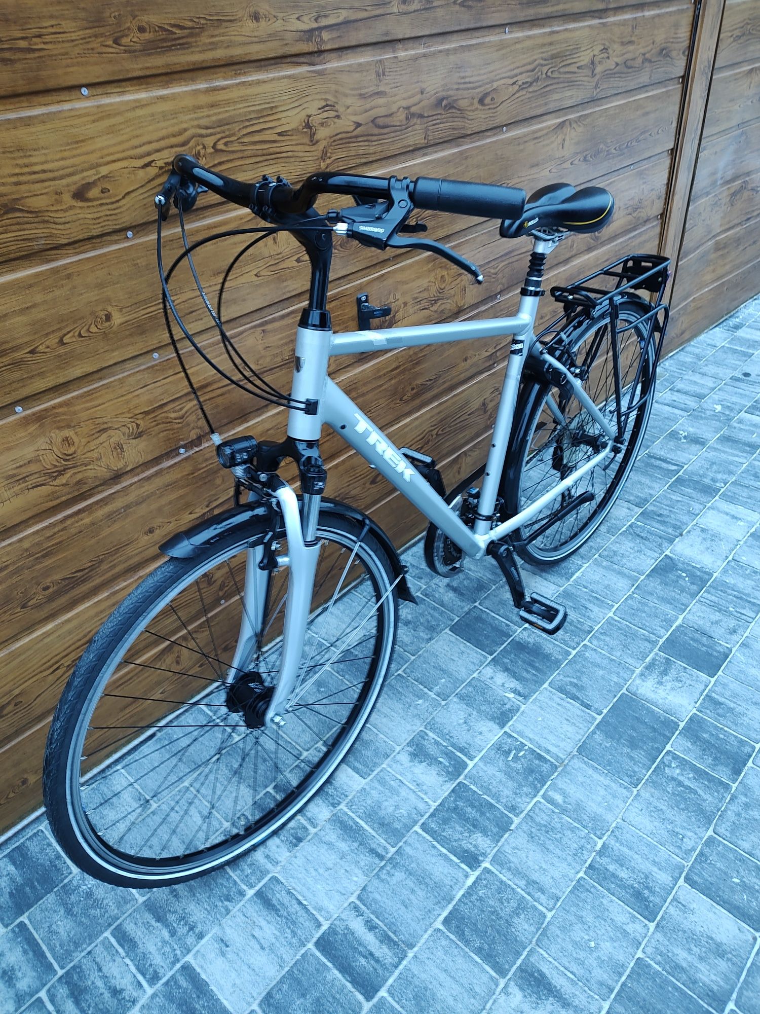 Trek T200 męski treking rama 55 koło 28 osprzęt Shimano Alivio 3x8 ser