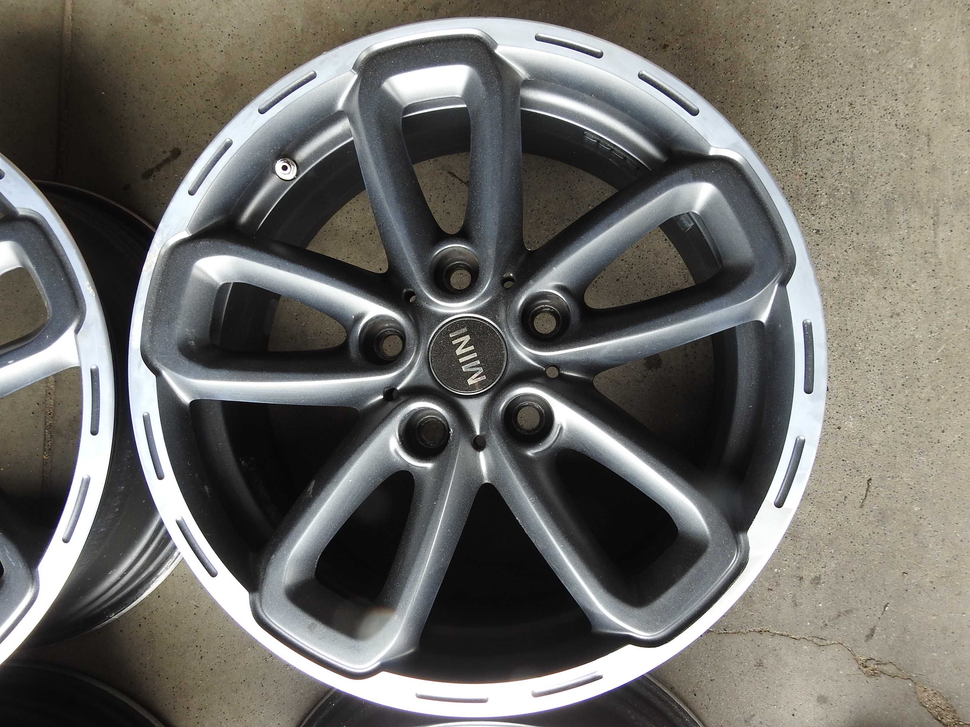 4x ALU Mini Cooper F56 F50 felgi 7x17 5x120 ET50 TPMS