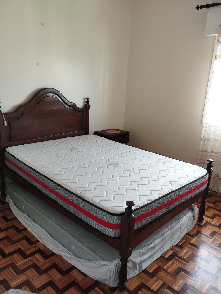 Quartos e mesinhas de cabeceira