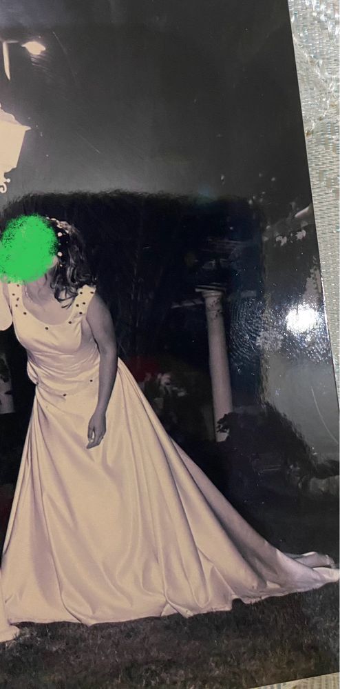 Vestido de noiva com véu e ofertas
