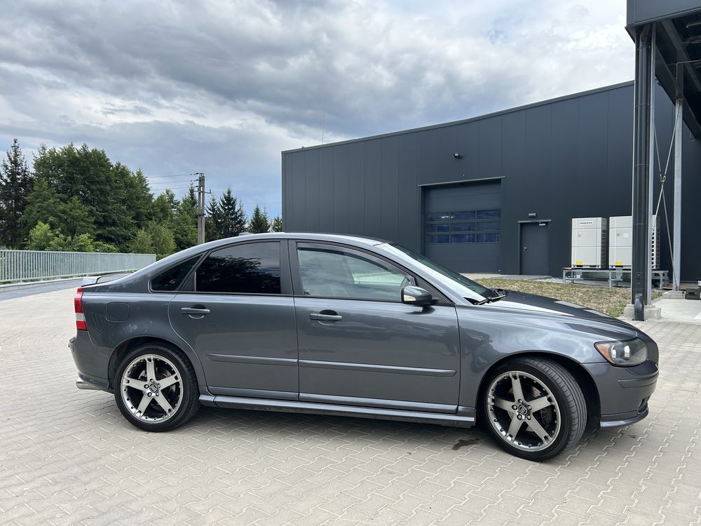 Volvo S40 2.5 T5 220 KM