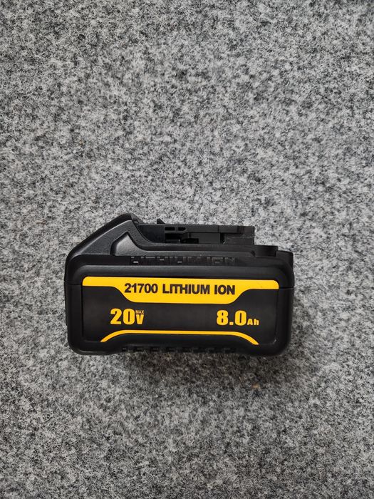 Аккумулятор dewalt Новый 20в 8ач