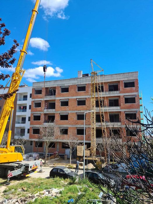 Grua obra em bom estado