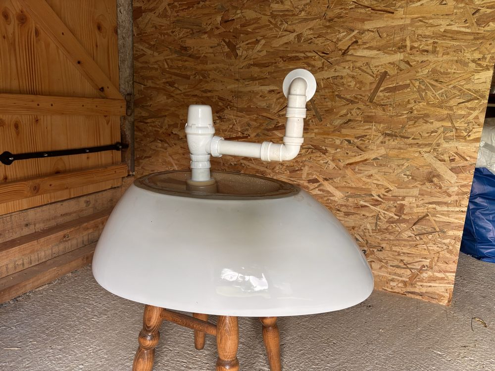 Umywalka ceramiczna + syfon