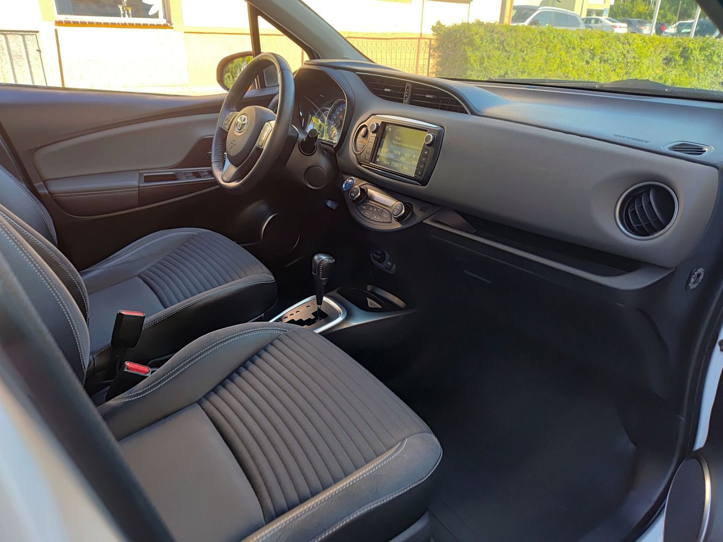 Toyota Yaris Hybrid 100 Dynamic