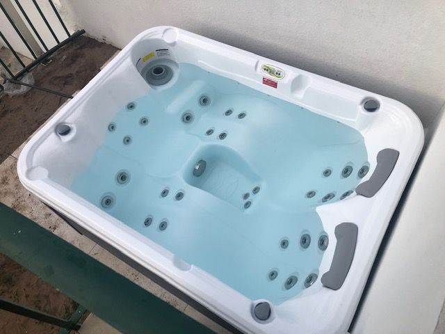 3 lugares spa Jacuzzi para o seu terraco ou varanda mergulho salgado