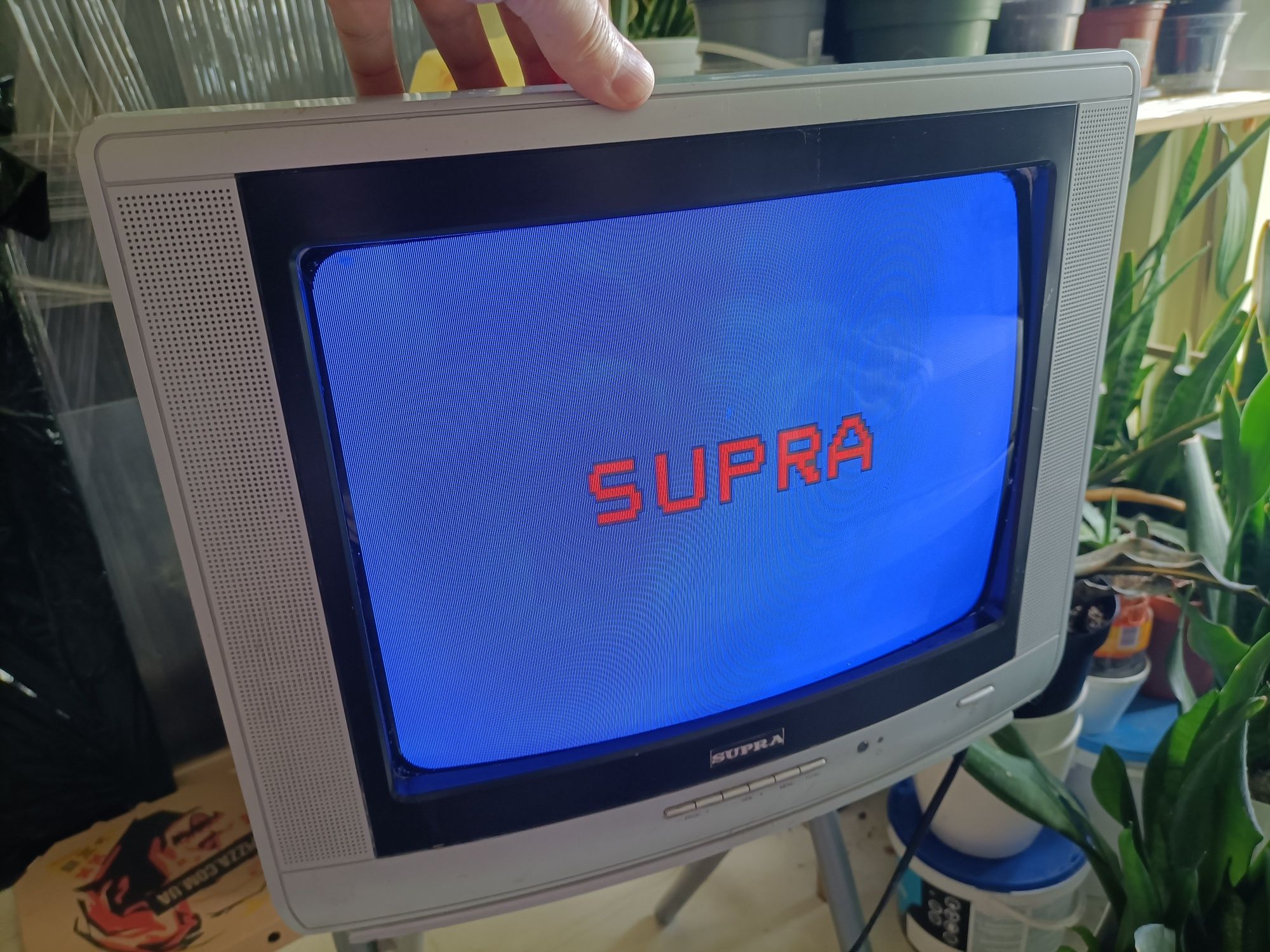Телевізор Supra яскраве зображення