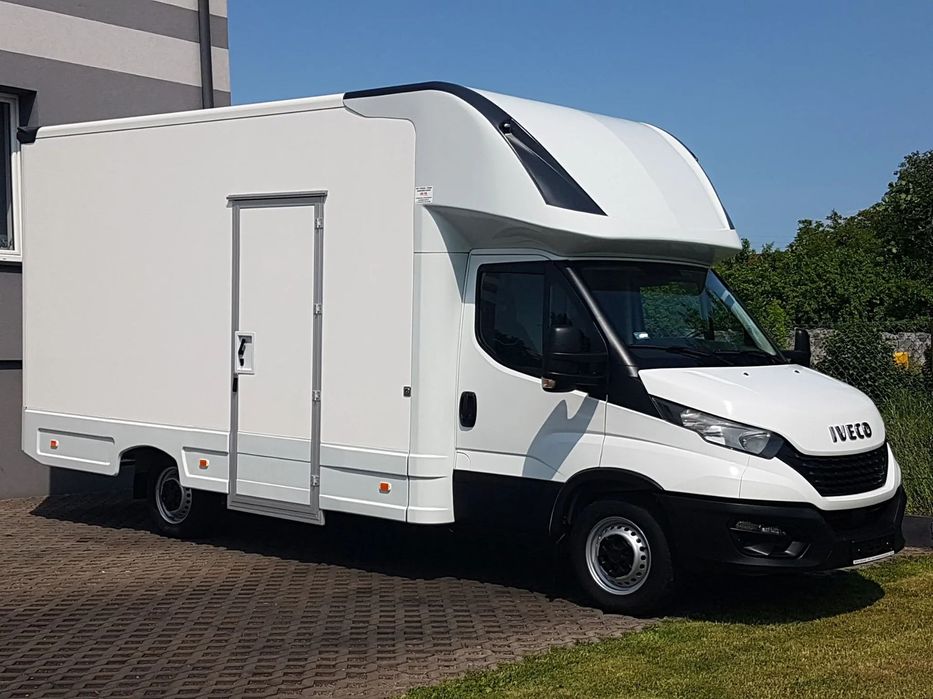 Iveco DAILY KONTENER NISKOPODŁOGOWY 4,43x2,23x2,42 SKLEP FOODTRUCK BAR KLIMA KONIOWÓZ KAMPER  Kontener Niskopodłogowy 4,43x2,23x2,42 Sklep Kamper Foodtruck Bar AC