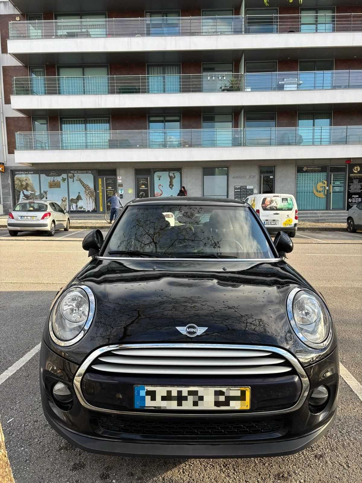 MINI Cooper D 5 portas