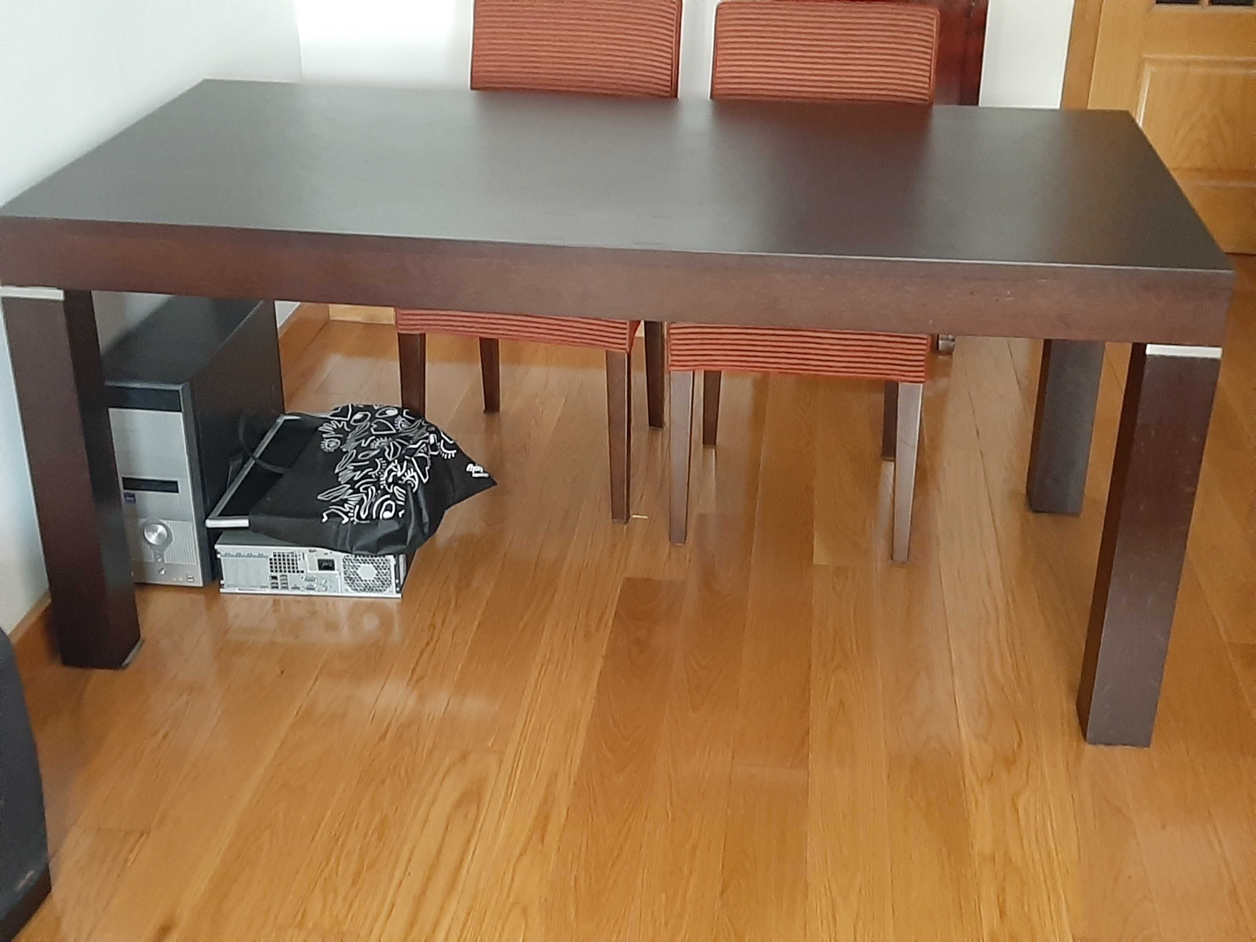 Conjunto sala (mesa + cadeiras)