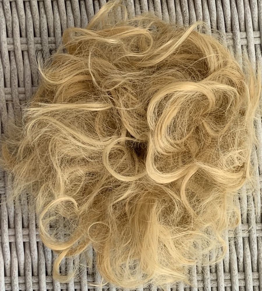 Premium Ultra włosy doczepiane, ciepły blond, kok na gumce ( 370 )