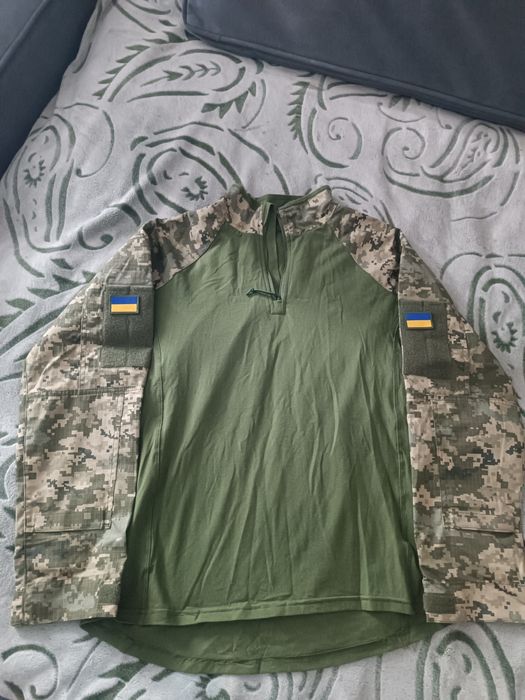 Військова форма,кашкет, комплект білизни.