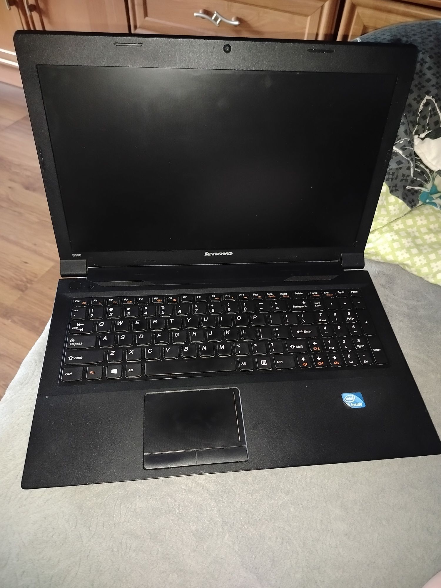 Witam sprzedam laptopa Lenovo b590