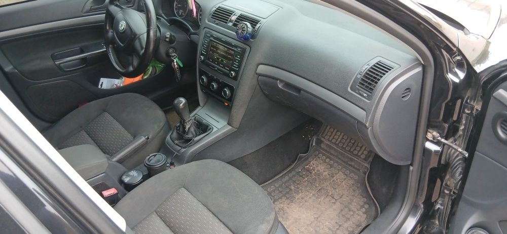 Шкода Октавия а5 1.6tdi 2011р.