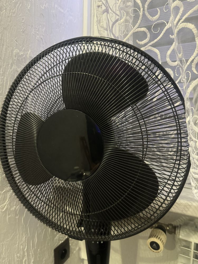 Wentylator stojący na pilota