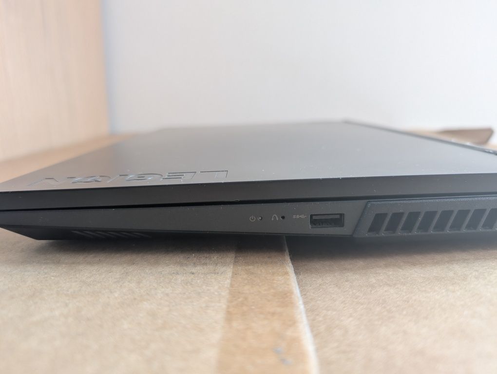 Laptop Lenovo Legion 5 15IMH05