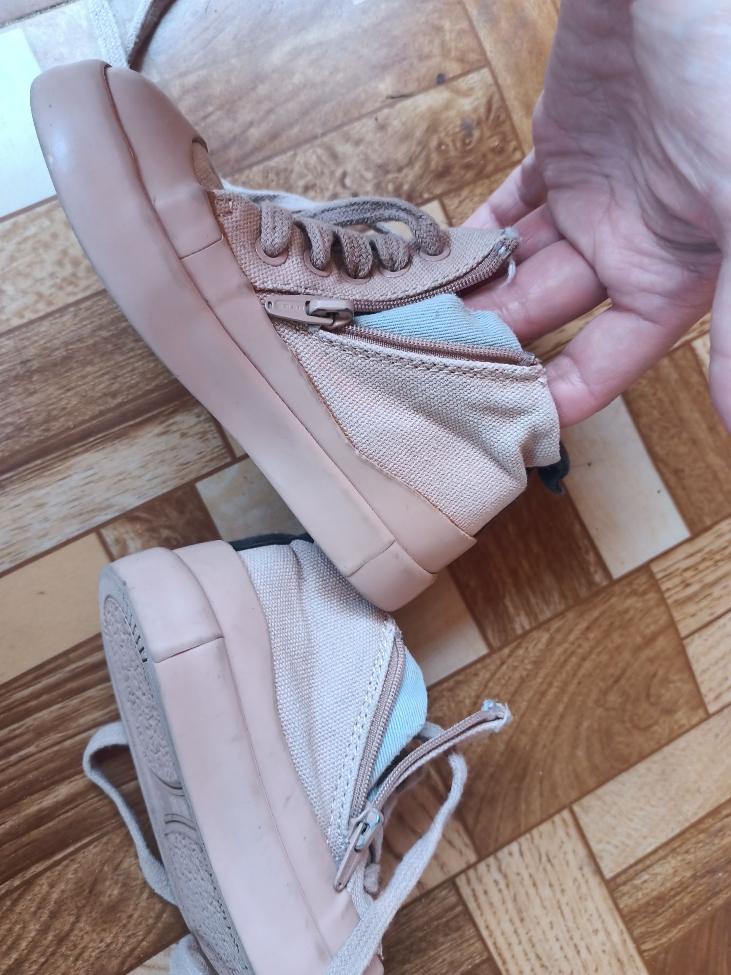 Продам дитячі текстильні макасини кросівки Zara Mini 23 р.