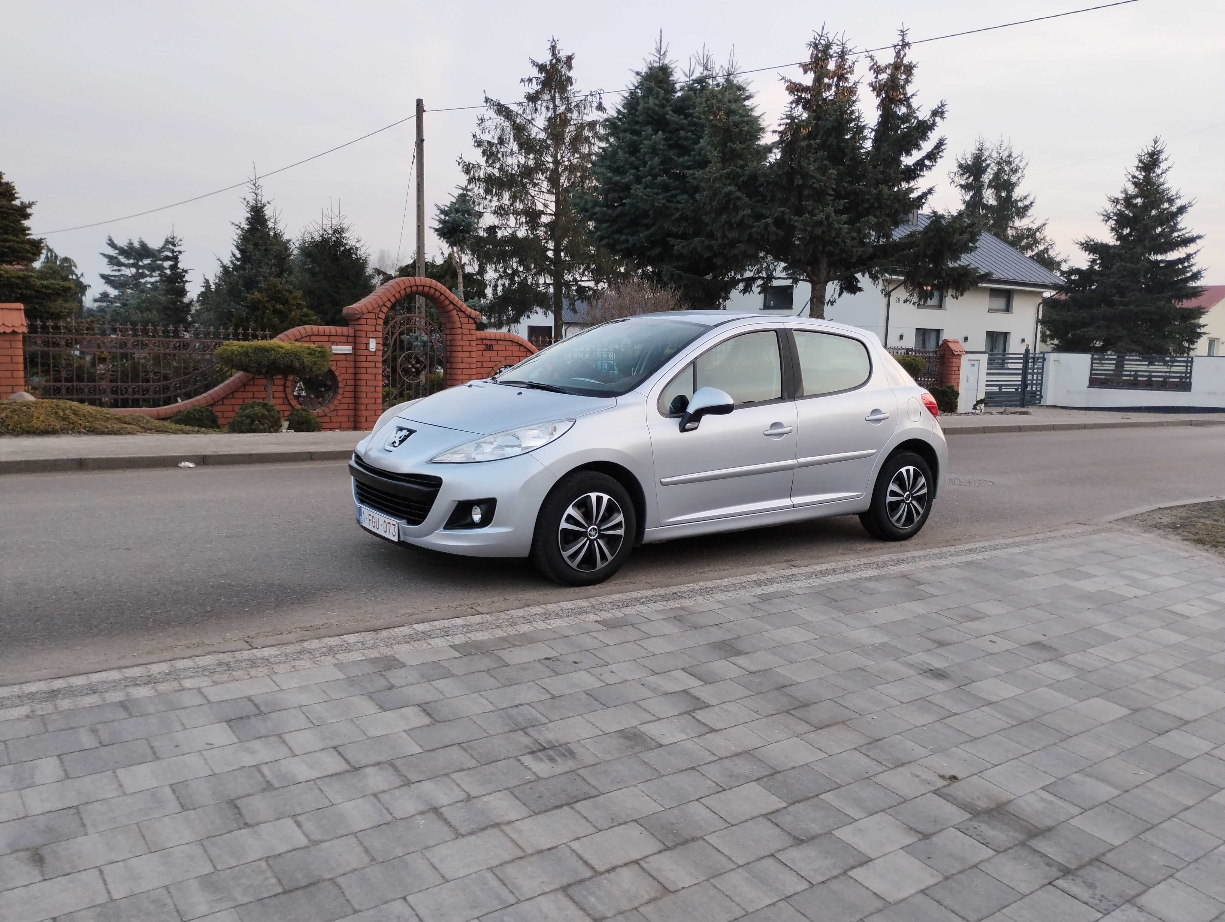 Peugeot 207 Lift 2013r 1.4 benzyna 73KM 148000km Klimatyzacja