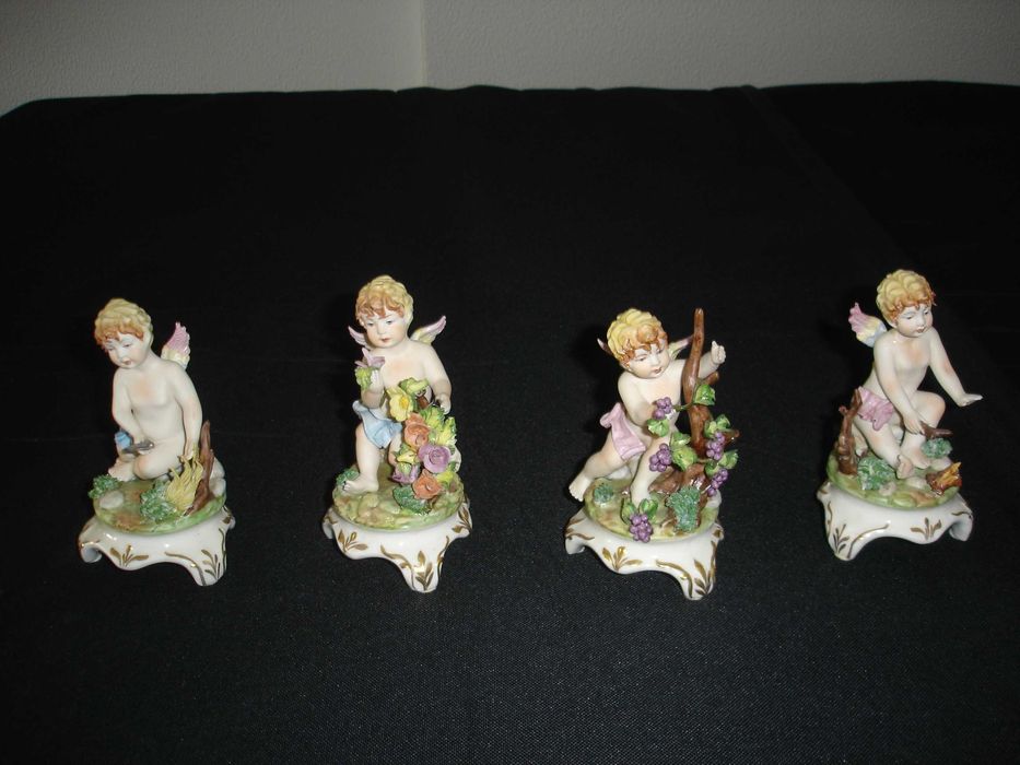 Conjunto de estatuetas em porcelana "As quatro estações do ano".