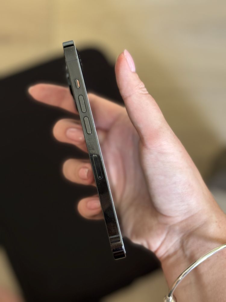 Apple Iphone 14 pro space black + case gratis
