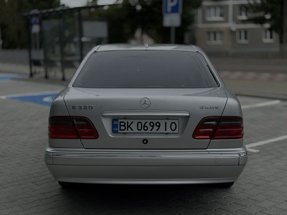 Mercedes-Benz W210 E320 4matic