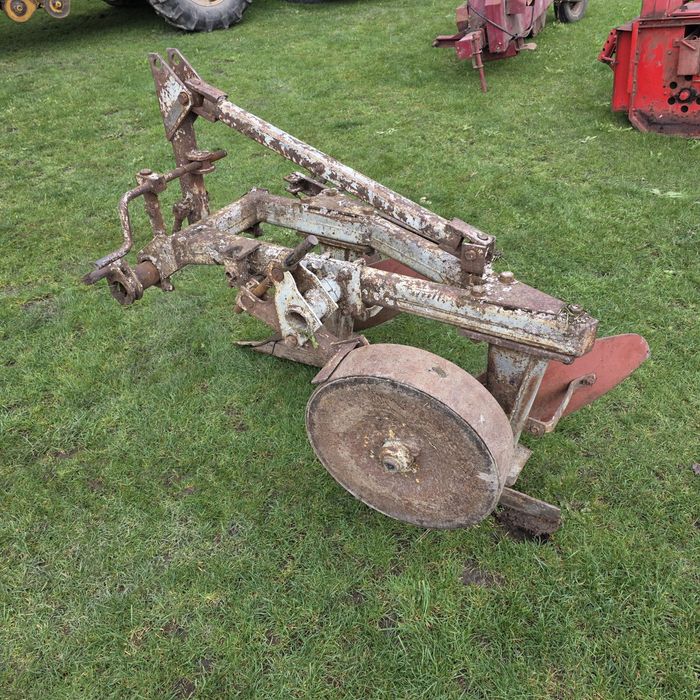 Плуг 2 корпусний з Польші