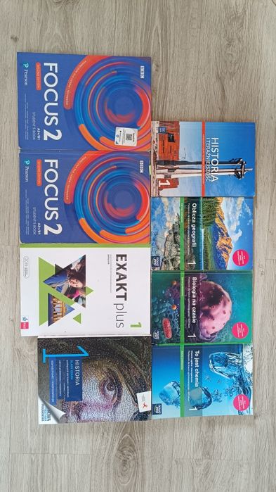 Używane książki na sprzedaż do liceum/technikum klasa 1