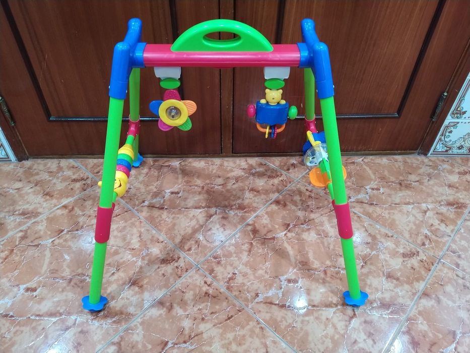 Brinquedo ginásio de atividades para bebé casa quarto apartamento.