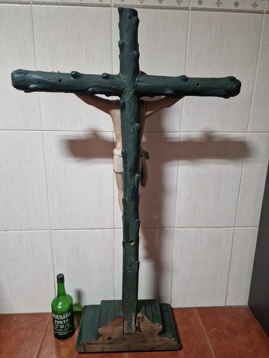 Cristo antigo em madeira