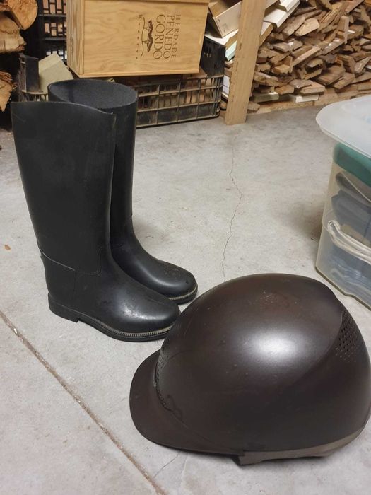 Toque e botas de equitação criança