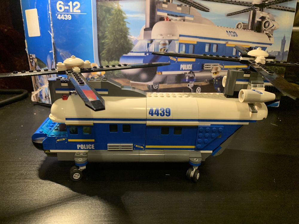 Конструктор Лего Сити Lego City Полицейский грузовой вертолет 4439