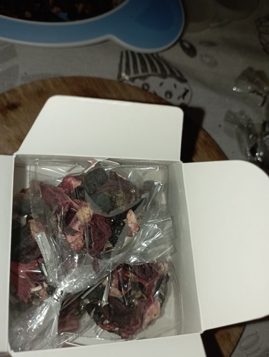 Prezent dzień mamyi imbryk z herbatą