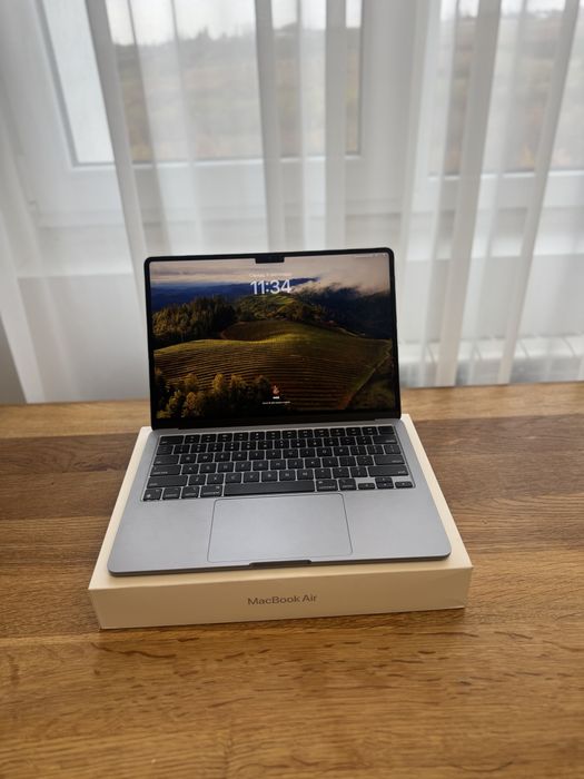 Macbook air 13 M2 2022 8/256 , як новий,  100%