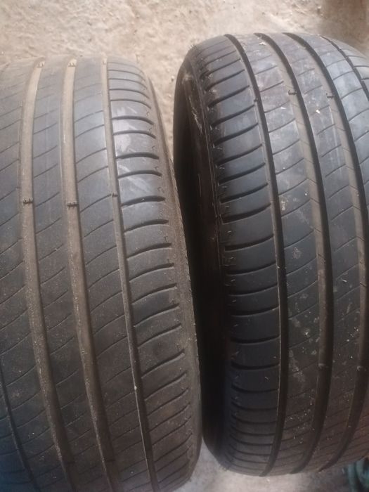 4 Pneus 2 Michelin primacy 3 e dois yokohama