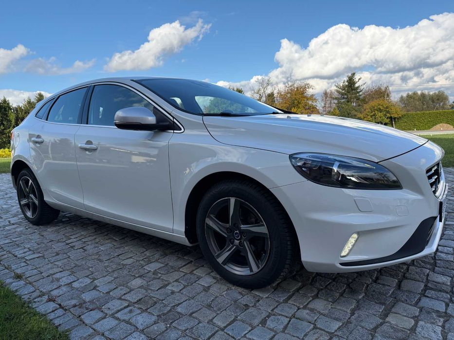 Volvo V40 D2 RDESIGN 2,0 diesel tel.6.00.97.18.18