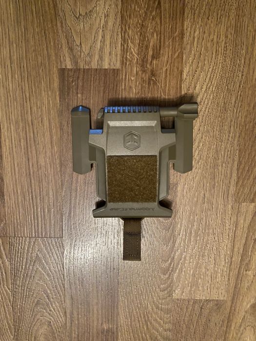 Крепление для телефона Juggernaut Case PALS Armor Plate Carrier