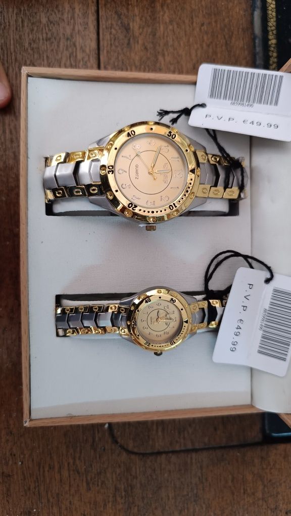 Conjunto de 2 relógios
