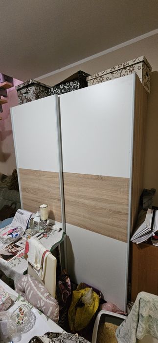 Szafa z drzwiami suwanymi