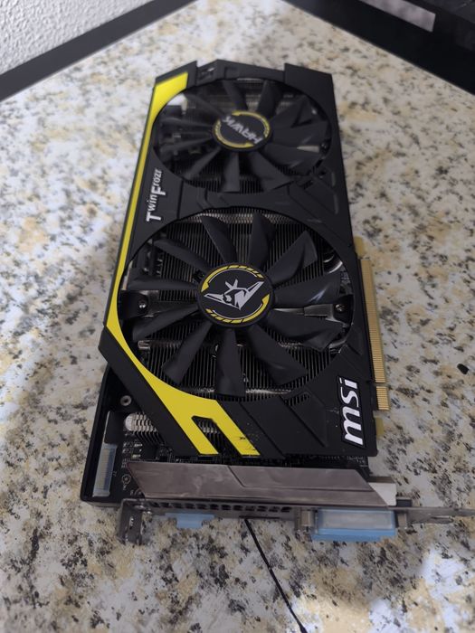 Grafica atiR9 270x