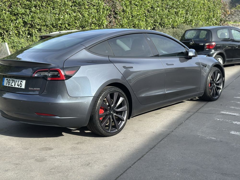 Tesla model 3 Performance 2020 poucos KMs