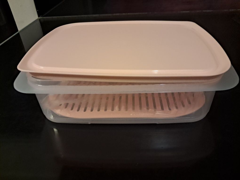 Zestaw pojemników tupperware