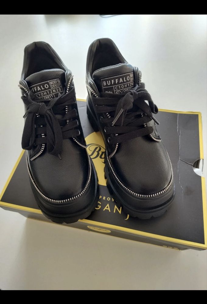Buffalo buty vegan czarne platformie koturnie podwyzszeniu