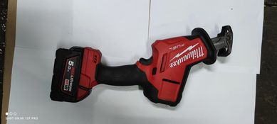 Piła szablasta Milwaukee m18 FHZ z baterią 5.0 Ah