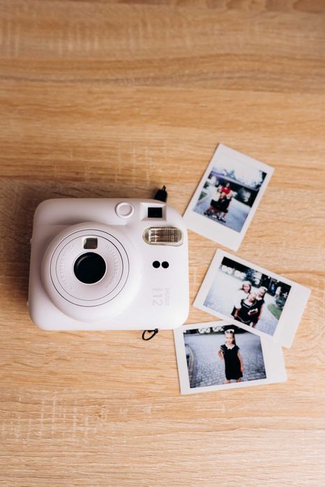 Оренда Fujifilm Instax Mini 12 (камера миттєвого друку) polaroid