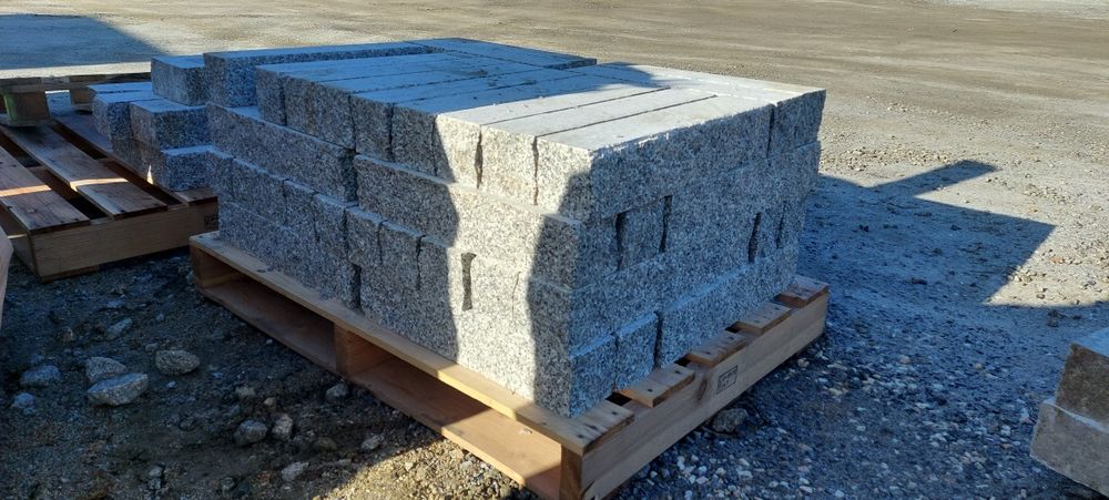 Palisada granitowa cięto-łupana 10x10x50cm,  inne wymiary, wysyłka