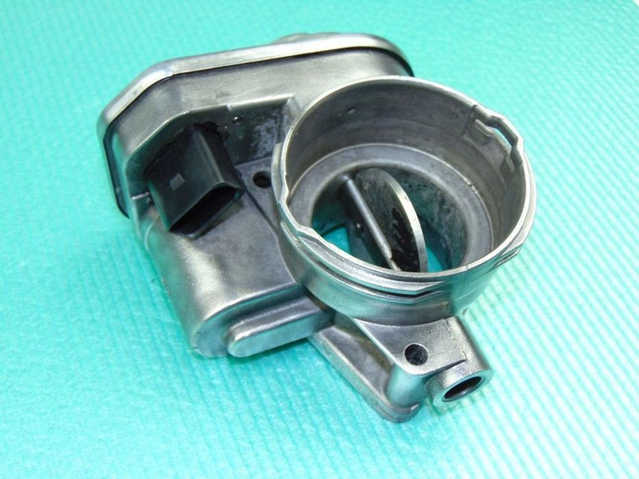 Przepustnica 038128063L 1,9TDI 2,0TDI BKD AXR BSW