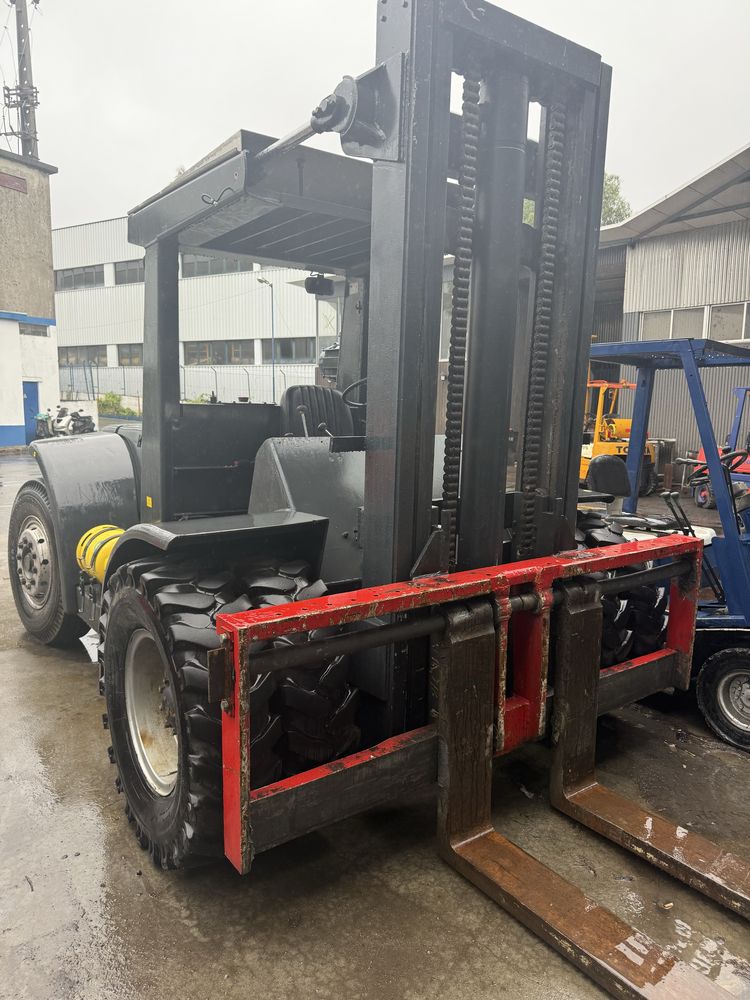 Empilhador HYSTER de 10.000 lgrs gas pneus duplos garfos com 1,80