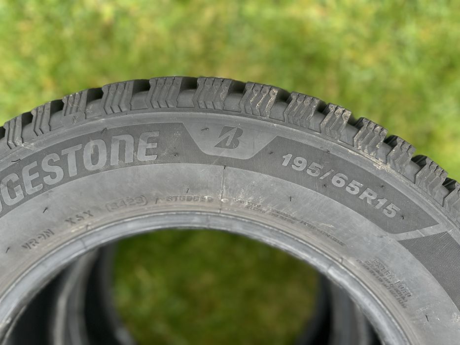 Зимова резина 195 65 R15 Bridgestone 23рік